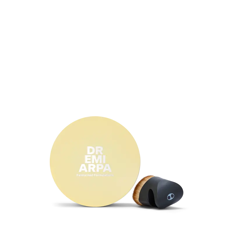 Daily Defence SPF 30 Powder Medium Tan + Quick Fix Brush